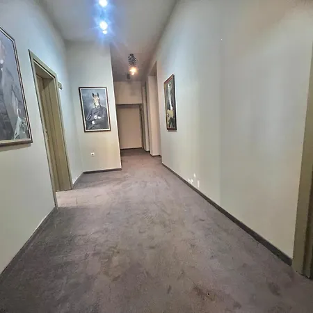 酒店 Just 瓦爾納
