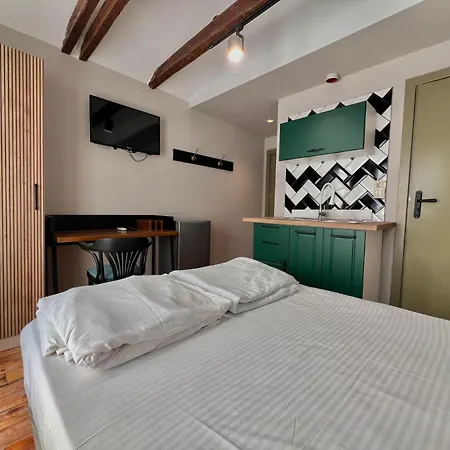 Otel Just 2*